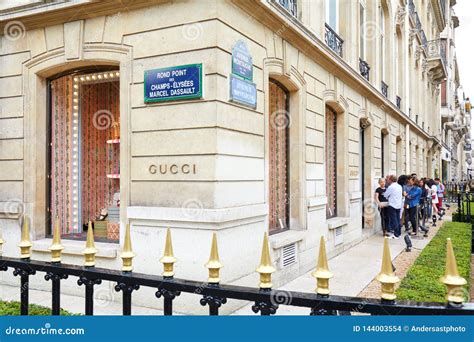 gucci stores in france.